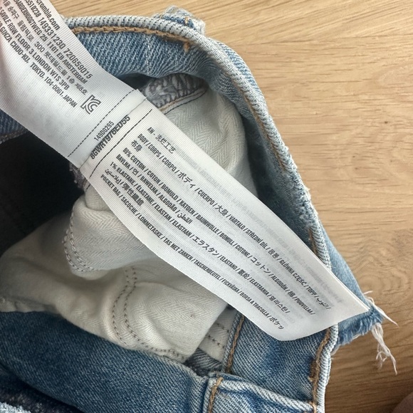 Abercrombie the 4” mom short high rise - Picture 4 of 5